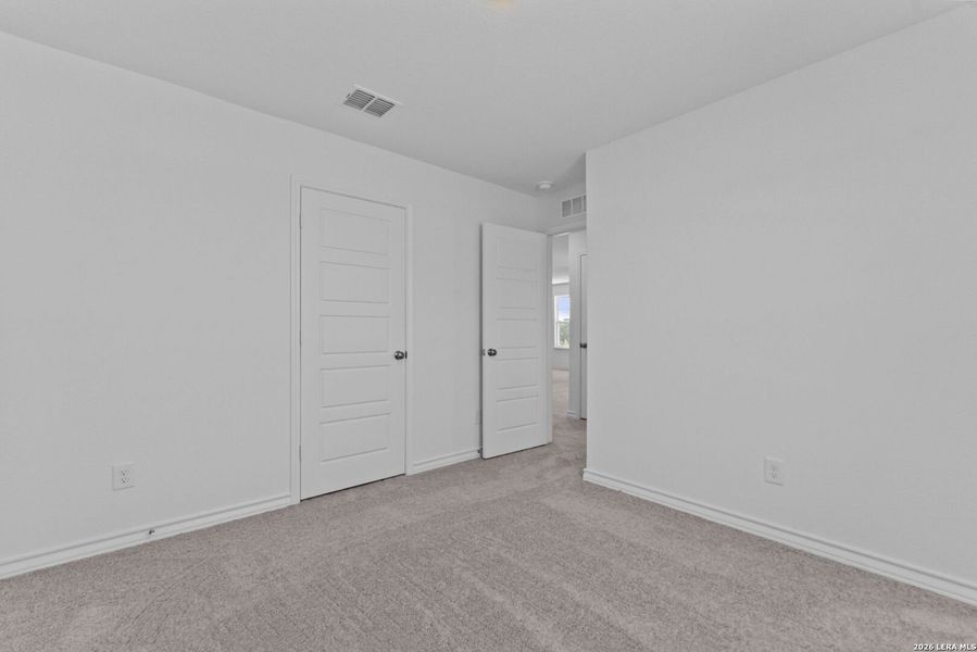 Spacious, unfurnished interior of a new home in Corley Farms, Boerne (Image 30).