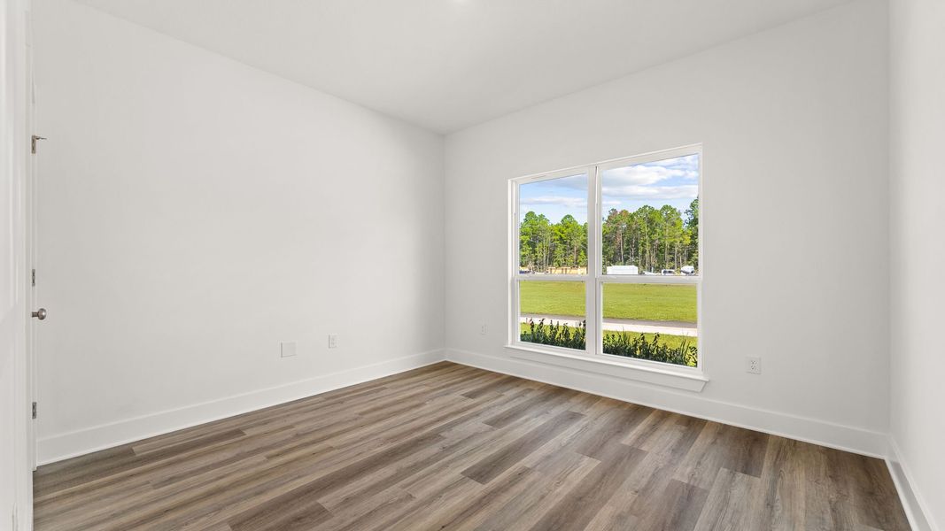Spacious, unfurnished interior of a new home in Bayside at Ward Creek, Panama City Beach (Image 31).