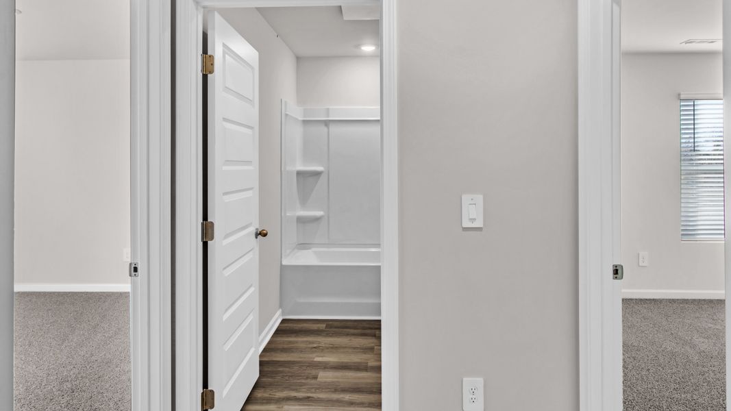 Spacious, unfurnished interior of a new home in Bailey Park, Fayetteville (Image 10).