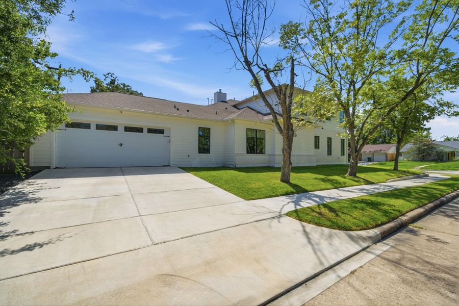 Garage is located on the side of the home. Garage is located on the side of the home.