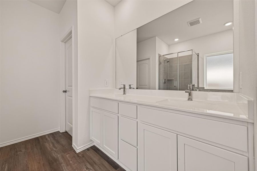 Furnished interior view inside a new home in , Katy (Image 14).