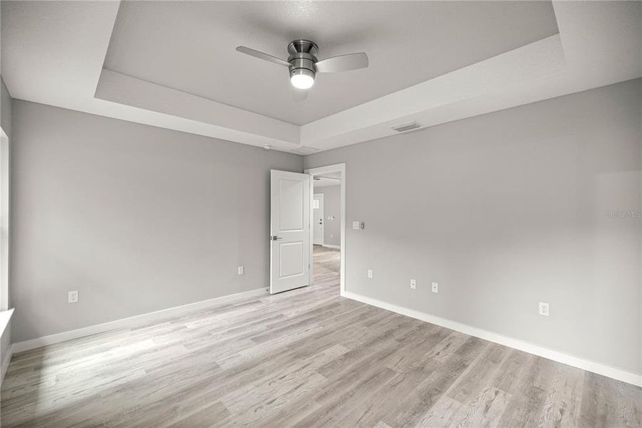 Spacious, unfurnished interior of a new home in , Ocala (Image 28).