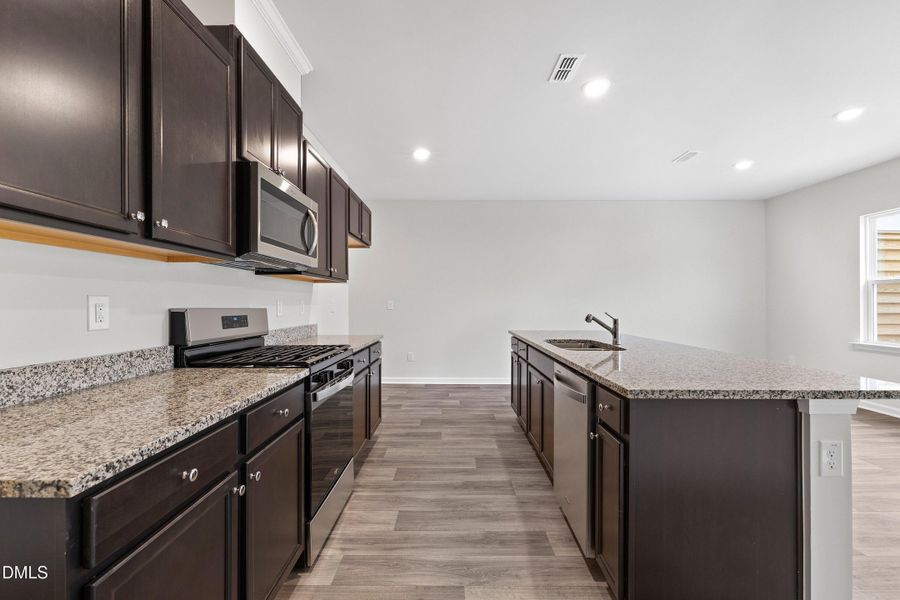 13-1395 Hasse Ave _0323 13-1395 Hasse Ave _0323