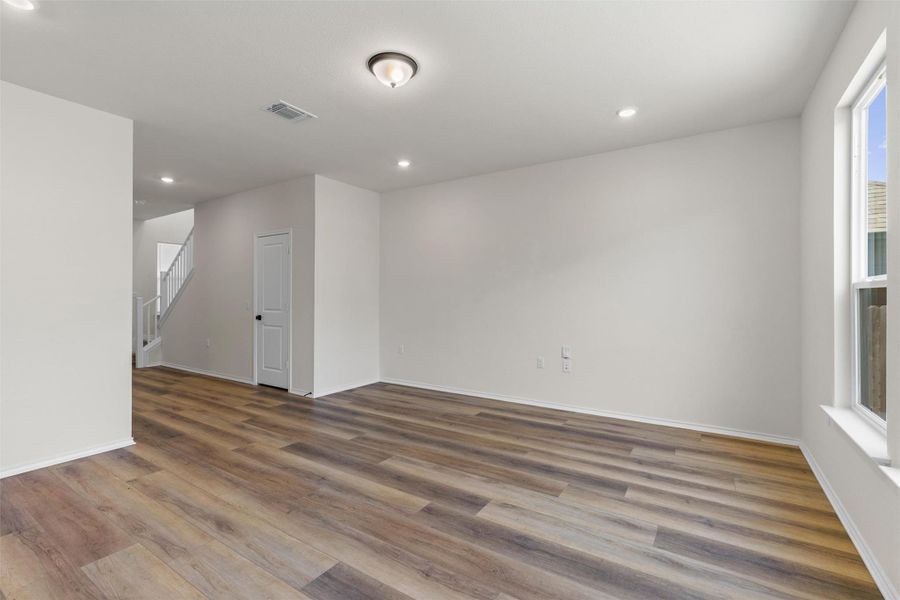 Spacious, unfurnished interior of a new home in , Manor (Image 25).