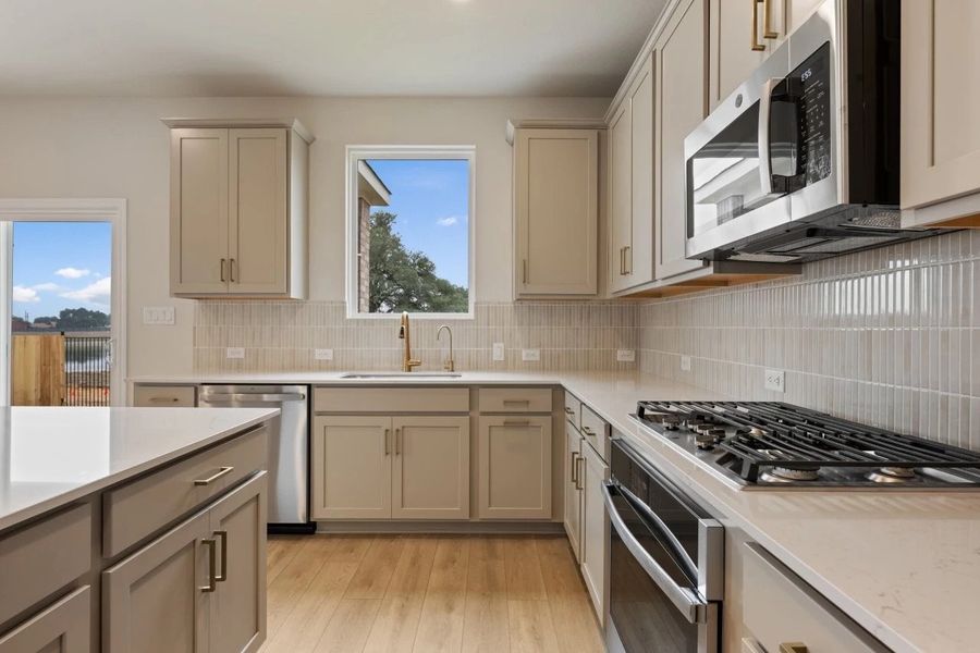 Furnished interior view inside a new home in Berry Creek Highlands, Georgetown (Image 13).