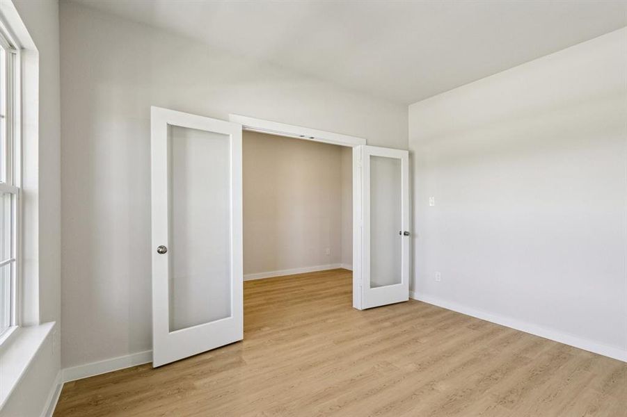Spacious, unfurnished interior of a new home in Hickory Hill, Sherman (Image 35).