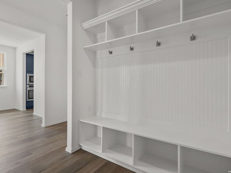 Spacious, unfurnished interior of a new home in Hickory Ridge, San Antonio (Image 27).