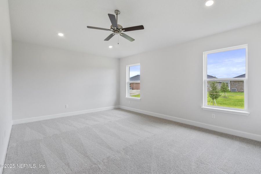 Spacious, unfurnished interior of a new home in Shadow Crest at Rolling Hills, Green Cove Springs (Image 10).
