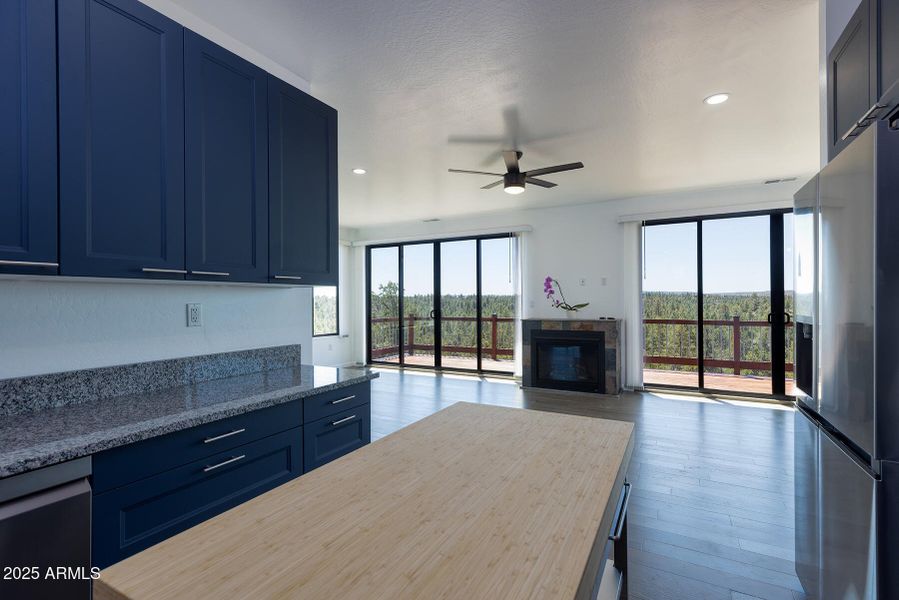 2943 E Lookout Ln (25) 2943 E Lookout Ln (25)