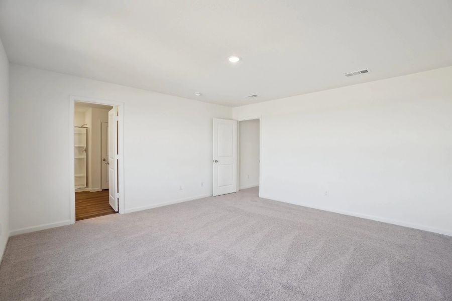 Representative unfurnished interior of a home built from the Apollo by Starlight Homes in Sunrise at Arbor Ridge, La Vergne (Image 19).