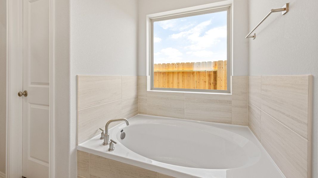 Furnished interior view inside a new home in River Ranch, Dayton (Image 25).