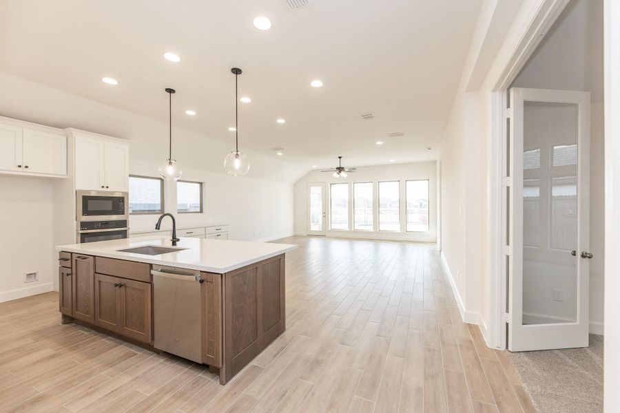 Furnished interior view inside a new home in Jordan Ranch, Fulshear (Image 15).