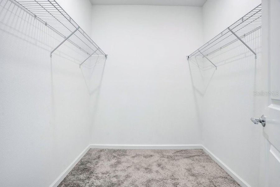Spacious, unfurnished interior of a new home in Wellness Ridge, Clermont (Image 18).