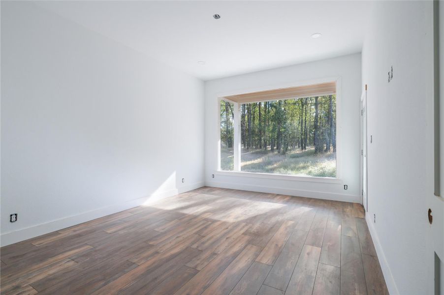 Spacious, unfurnished interior of a new home in , Huntsville (Image 16).