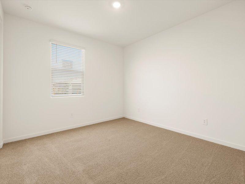 Spacious, unfurnished interior of a new home in Anthem at Merrill Ranch Reserve Series, Florence (Image 14).