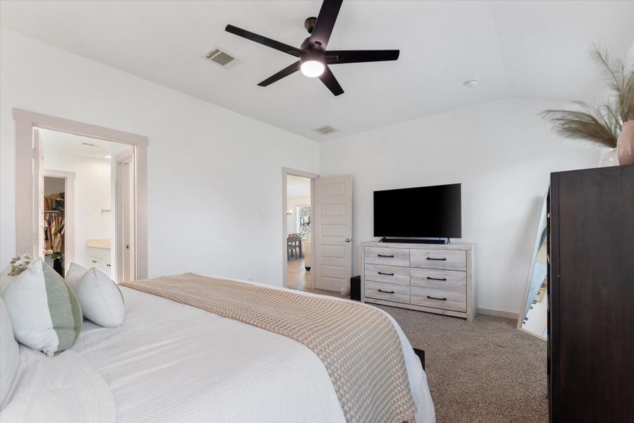 Image 13 of a home in Raintree. Image 13 of a home in Raintree.