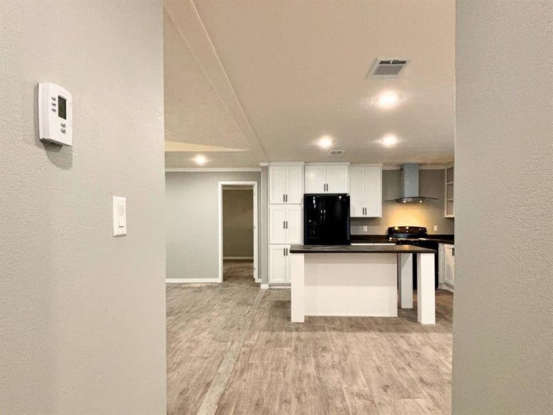 Furnished interior view inside a new home in , Kerens (Image 4).