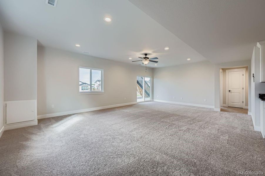Spacious, unfurnished interior of a new home in Timber Ridge, Colorado Springs (Image 15).