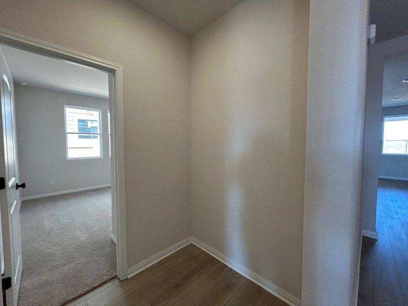 Spacious, unfurnished interior of a new home in Willow Springs, Buda (Image 13).