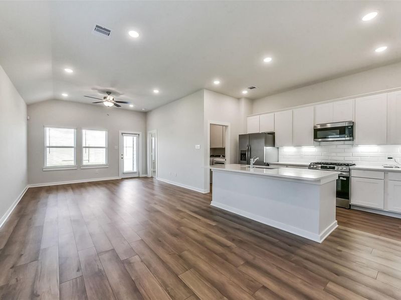 Furnished interior view inside a new home in River Ranch Meadows, Dayton (Image 18).
