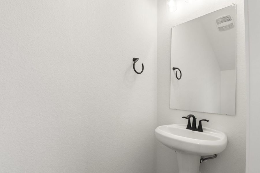 Close-up of interior finishes inside a home in Blanco Vista, San Marcos (Image 21).
