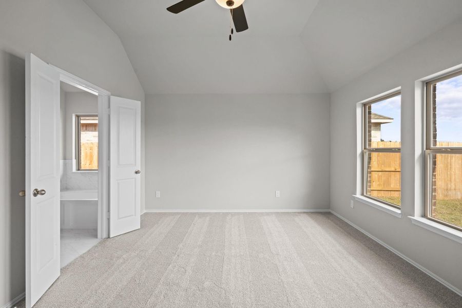 Spacious, unfurnished interior of a new home in Escondido, Magnolia (Image 26).