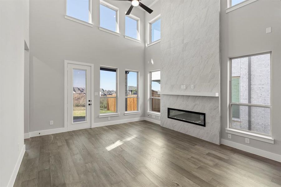 12. 709 Valley Pines - Family (2) 12. 709 Valley Pines - Family (2)