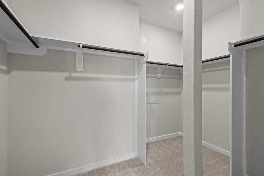 Spacious, unfurnished interior of a new home in Laurel Landing 40', Alvin (Image 21). Spacious, unfurnished interior of a new home in Laurel Landing 40', Alvin (Image 21).