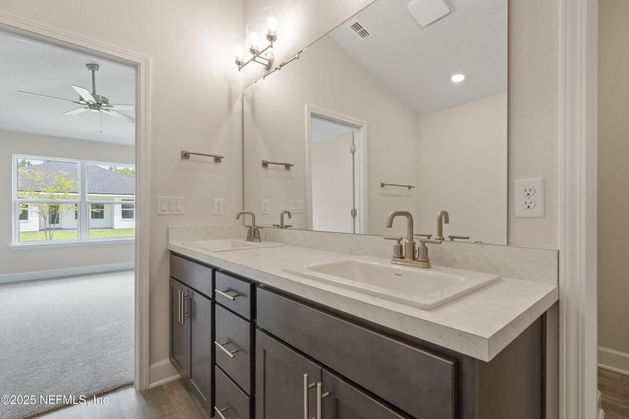 Furnished interior view inside a new home in Summerglen, Jacksonville (Image 4). Furnished interior view inside a new home in Summerglen, Jacksonville (Image 4).