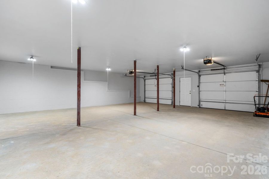 Spacious, unfurnished interior of a new home in , Granite Falls (Image 19).