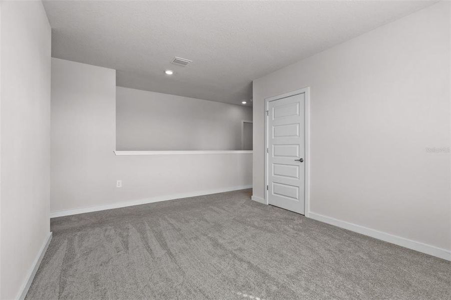 Spacious, unfurnished interior of a new home in , Bradenton (Image 47).