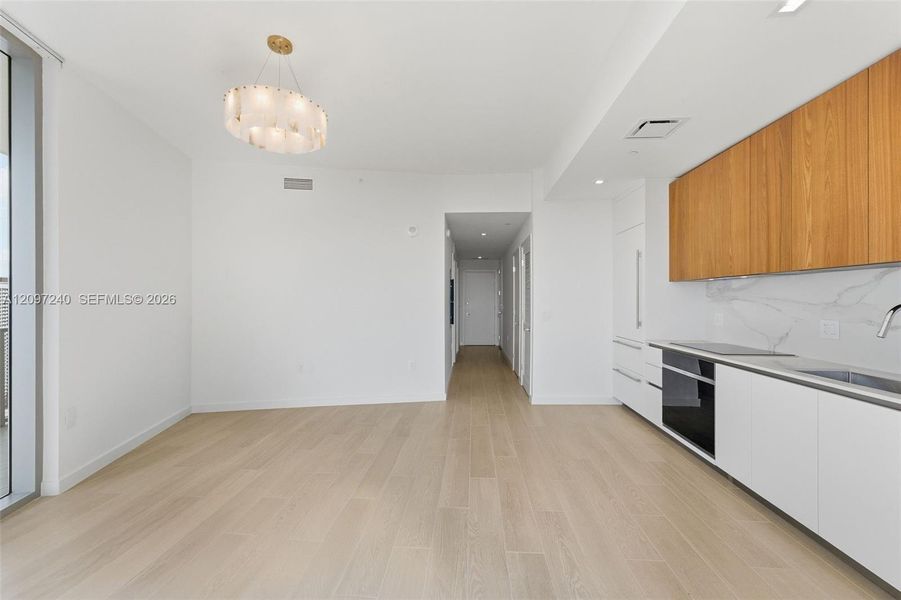Spacious, unfurnished interior of a new home in , Miami (Image 24).