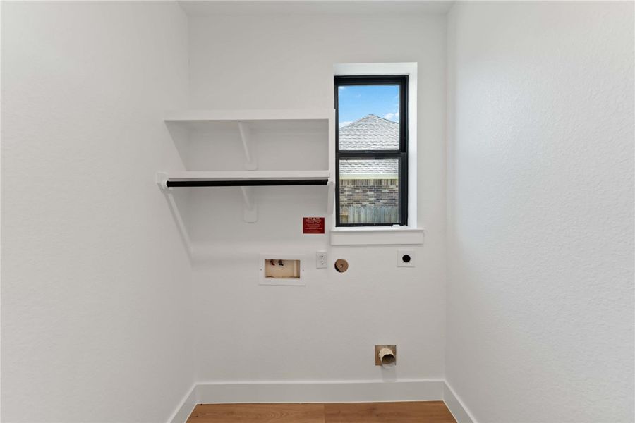 Spacious, unfurnished interior of a new home in Arabella on the Prairie, Richmond (Image 21).