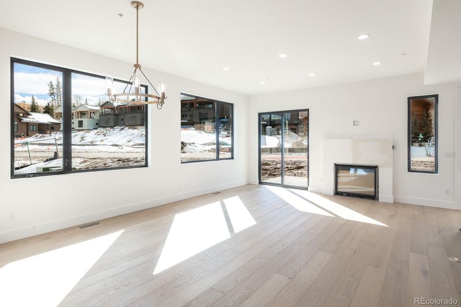 Spacious, unfurnished interior of a new home in , Winter Park (Image 27).