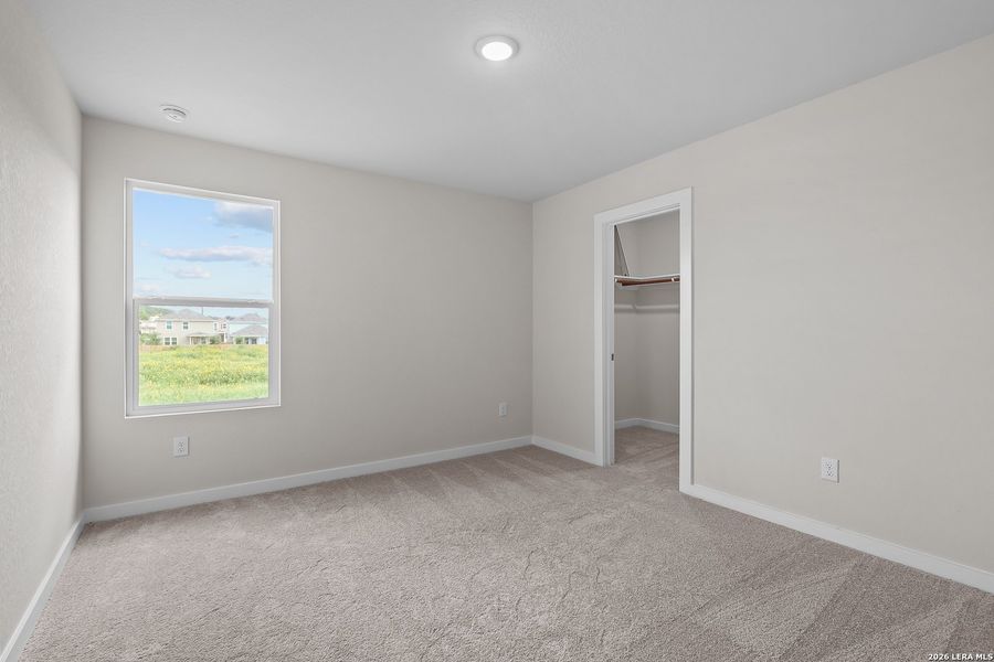 Spacious, unfurnished interior of a new home in Spring Creek, San Antonio (Image 23).