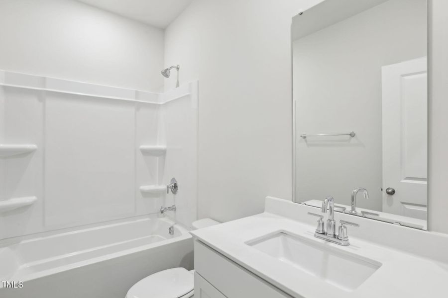 14-web-or-mls-Raleigh -River Glen-283 Wh