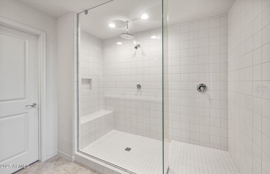 Owner's Bathroom Owner's Bathroom