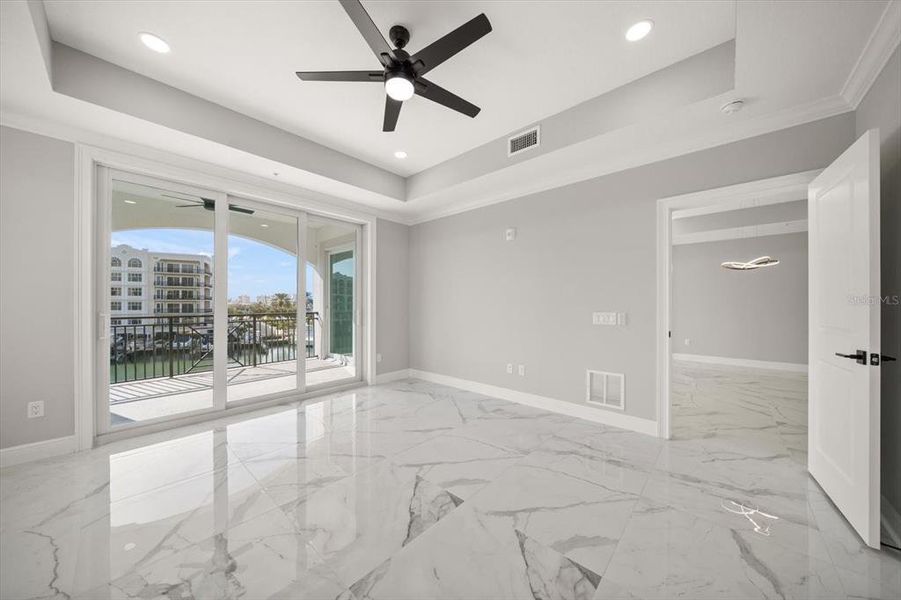 Spacious, unfurnished interior of a new home in , Clearwater (Image 26).