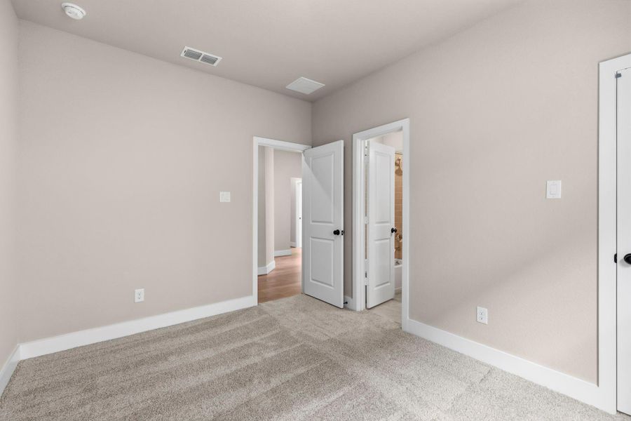 Spacious, unfurnished interior of a new home in Meridiana 40', 65', Iowa Colony (Image 17). Spacious, unfurnished interior of a new home in Meridiana 40', 65', Iowa Colony (Image 17).