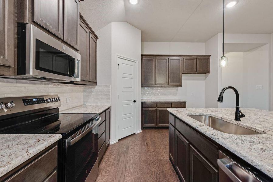 El Dorado-Concept 1849--261 Coronado Court-Kitchen2-Risewell Homes