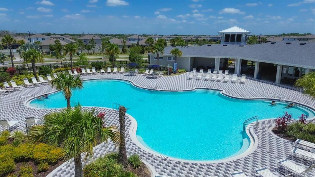 Community amenities in Bella Lago, Parrish (Image 33).