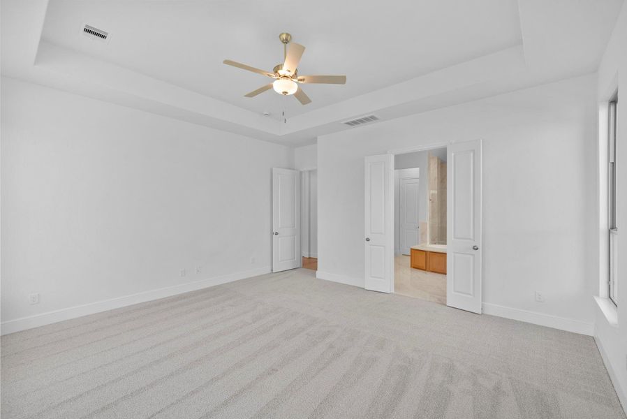 Spacious, unfurnished interior of a new home in Harvest Green, Richmond (Image 28).