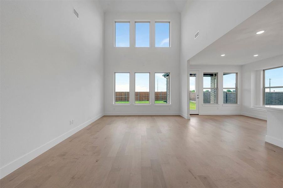 Spacious, unfurnished interior of a new home in Lilyana, Celina (Image 20).