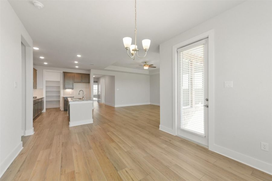 Spacious, unfurnished interior of a new home in Lago Mar, La Marque (Image 25).