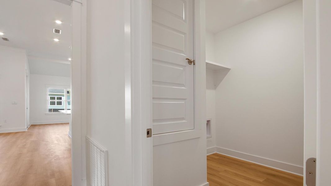 Spacious, unfurnished interior of a new home in Breakfast Point East Phase II, Panama City Beach (Image 31).