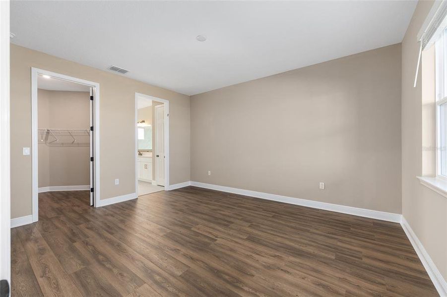 Spacious, unfurnished interior of a new home in , Ocala (Image 27).