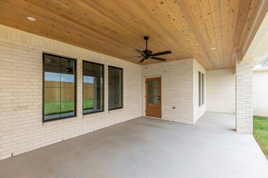Exterior details and patio area of a home in , Beaumont (Image 2).