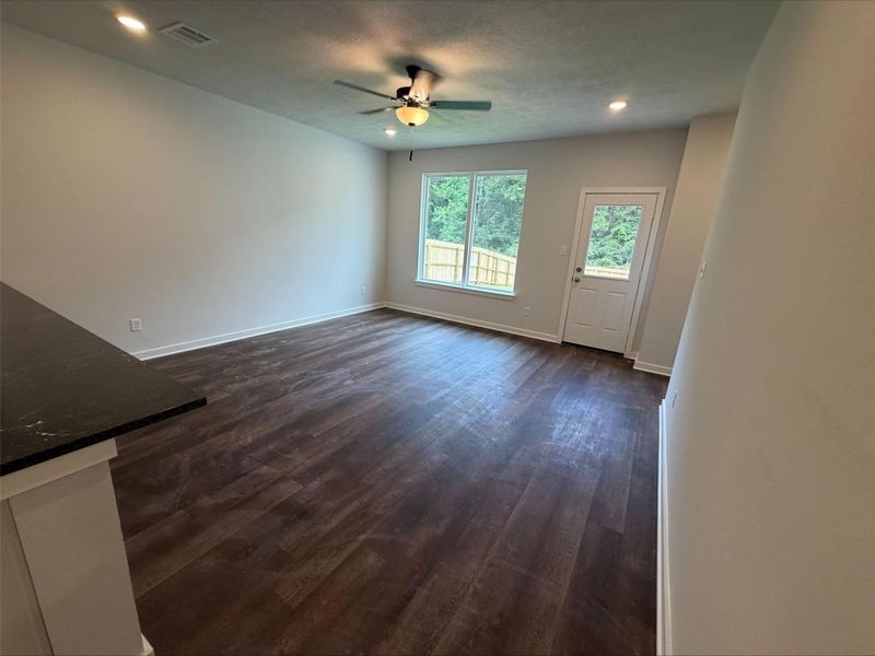 Spacious, unfurnished interior of a new home in Sterling Ridge, Huntsville (Image 10). Spacious, unfurnished interior of a new home in Sterling Ridge, Huntsville (Image 10).
