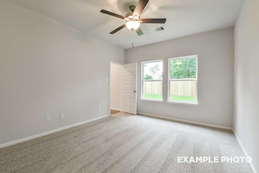 Spacious, unfurnished interior of a new home in Caney Creek Place, Conroe (Image 19).