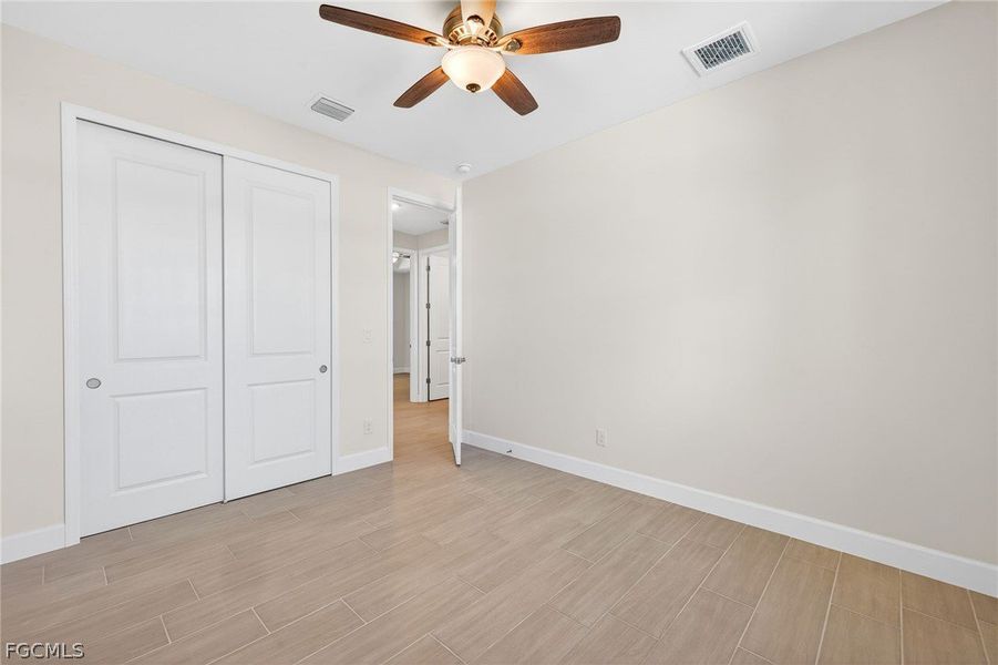 Spacious, unfurnished interior of a new home in Cape Coral, Cape Coral (Image 32).